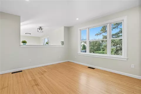 19 Cows Path, Middletown, RI 02842 photo 16