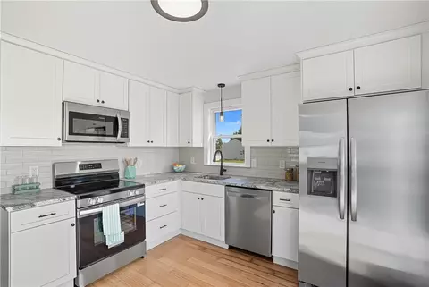 19 Cows Path, Middletown, RI 02842 photo 5