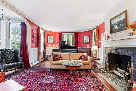 207 Williams St #2, Providence, RI 02906
