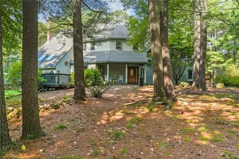 7 Thompson Trl, Richmond, RI 02898