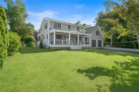26 Westmoreland St, Narragansett, RI 02882