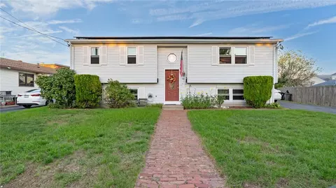 60 Field St, Pawtucket, RI 02860
