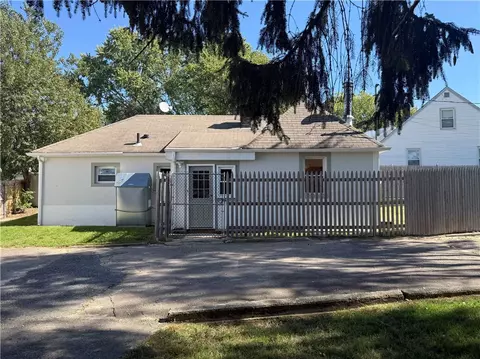 1 Oliver St, North Providence, RI 02904