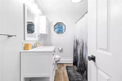 Bath - 7 Circle Dr, Coventry, RI 02816 photo 1 of 2