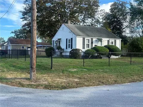 Exterior - 150 Bartlett Dr, Warwick, RI 02886 photo 1 of 3