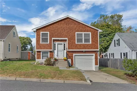 73 Arcadia Ave, Cranston, RI 02910
