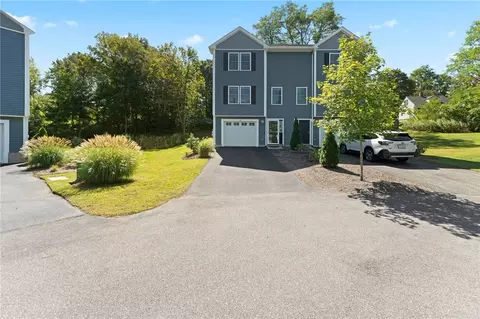 48 Stone Bridge Dr, South Kingstown, RI 02879
