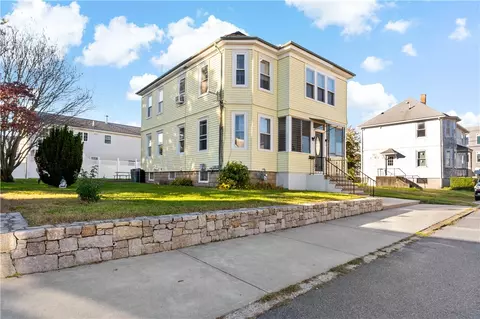 9 Apulia St, East Providence, RI 02914