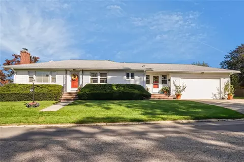 10 Windmill St, Pawtucket, RI 02860