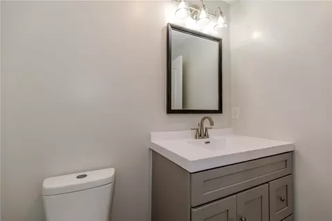 Bath - 325 Inez Ave, Warwick, RI 02886 photo 1 of 5