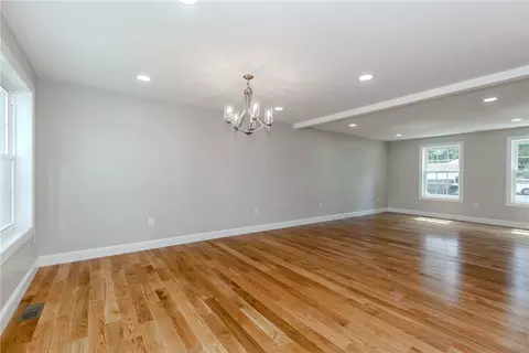 Living - 325 Inez Ave, Warwick, RI 02886 photo 5 of 6