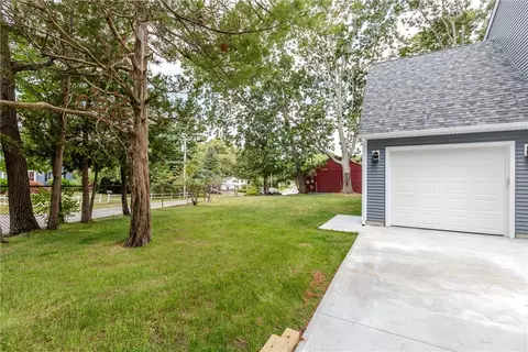 Exterior - 325 Inez Ave, Warwick, RI 02886 photo 6 of 7