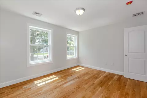 Bedroom - 325 Inez Ave, Warwick, RI 02886 photo 8 of 11