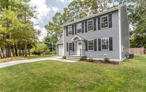 325 Inez Ave, Warwick, RI 02886