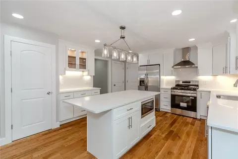 Kitchen - 325 Inez Ave, Warwick, RI 02886 photo 3 of 5