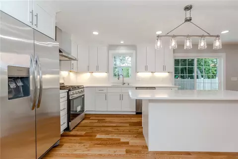 Kitchen - 325 Inez Ave, Warwick, RI 02886 photo 4 of 5