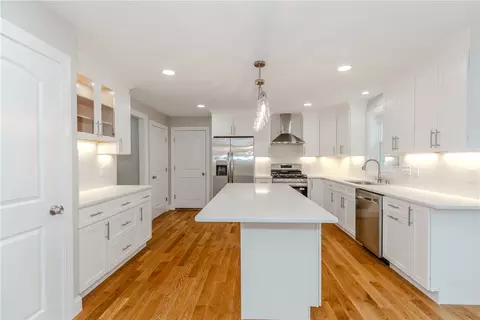 Kitchen - 325 Inez Ave, Warwick, RI 02886 photo 1 of 5