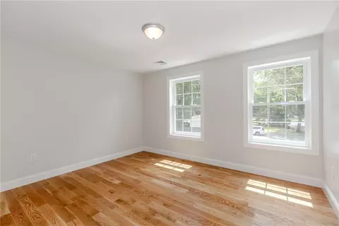 Bedroom - 325 Inez Ave, Warwick, RI 02886 photo 6 of 11