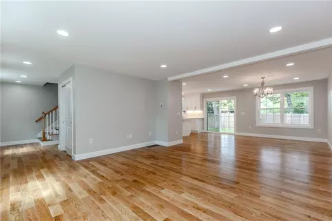 Living - 325 Inez Ave, Warwick, RI 02886 photo 2 of 6