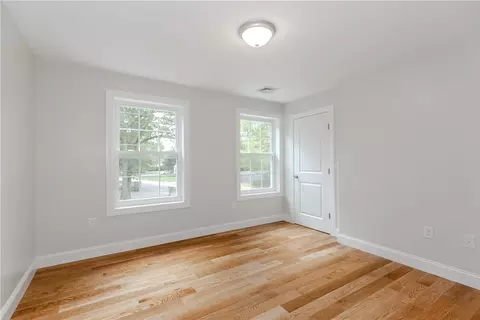 Bedroom - 325 Inez Ave, Warwick, RI 02886 photo 5 of 11