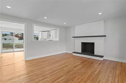 Living - 9 Buffalo Ave, Warren, RI 02885 photo 1 of 4