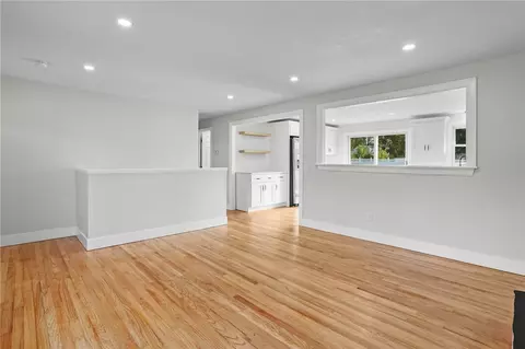 Living - 9 Buffalo Ave, Warren, RI 02885 photo 4 of 4