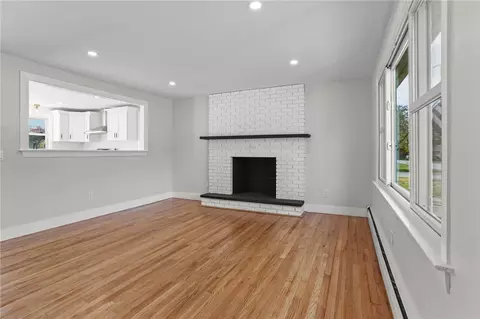 Living - 9 Buffalo Ave, Warren, RI 02885 photo 3 of 4