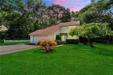 53 Morgan Ct, North Kingstown, RI 02852