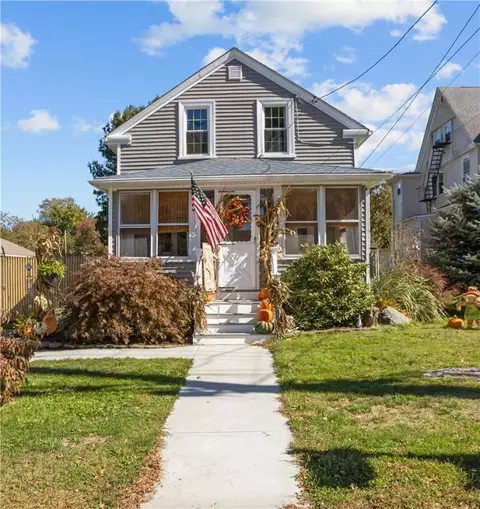 342 Warwick Neck Ave, Warwick, RI 02889