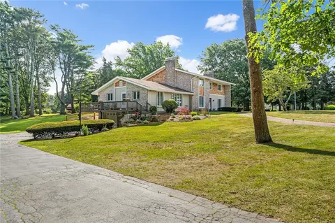 18 Timothy Dr, Westerly, RI 02891