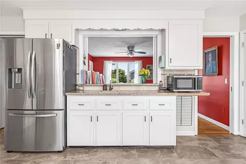 Kitchen - 18 Timothy Dr, Westerly, RI 02891 photo 4 of 6