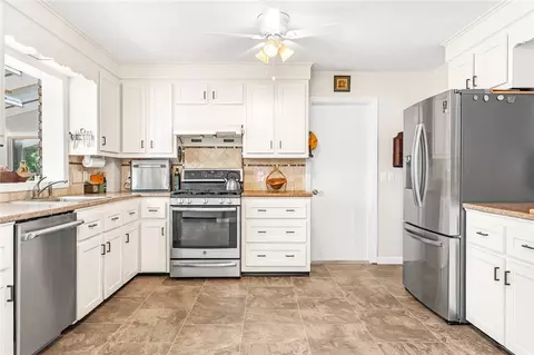 Kitchen - 18 Timothy Dr, Westerly, RI 02891 photo 2 of 6