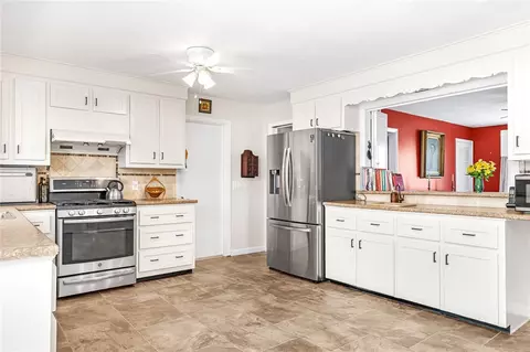 Kitchen - 18 Timothy Dr, Westerly, RI 02891 photo 3 of 6