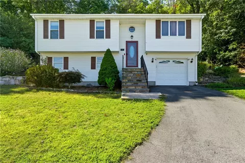 58 Arthur Ave, North Providence, RI 02904