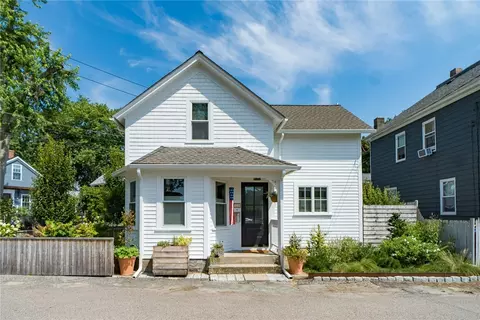 129 Cedar Ave, East Providence, RI 02915