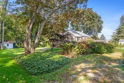 31 Stanchion Ave, Jamestown, RI 02835