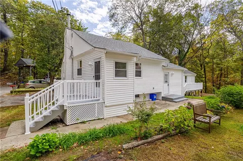 53 Griswold St, Glocester, RI 02814