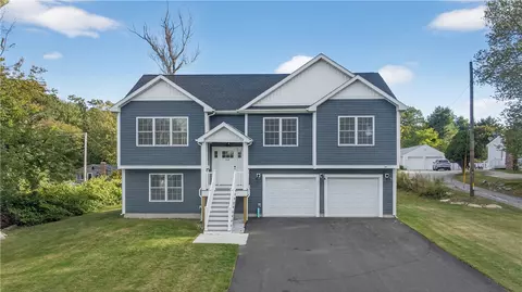 142 Scituate Ave, Johnston, RI 02919