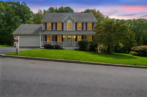 17 Doire Rd, Cumberland, RI 02864