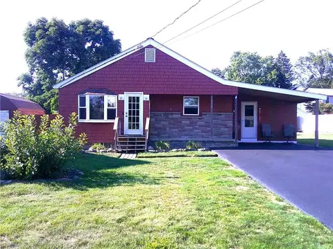 73 Woodland St, Cumberland, RI 02864