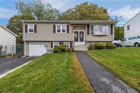 7 Laurel St, North Providence, RI 02911