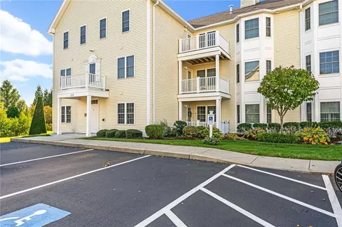 20 Saw Mill Dr #103, North Kingstown, RI 02852