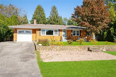288 Shore Rd, Westerly, RI 02891
