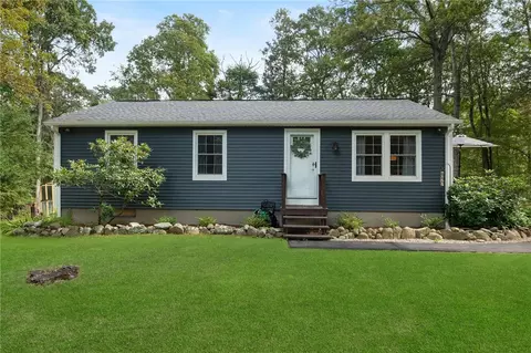 94 Maxson Hill Rd, Ashaway, RI 02804