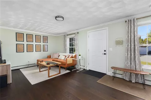 Entry Way - 8 Jackson St, Warwick, RI 02888 photo 1 of 3