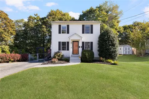 8 Jackson St, Warwick, RI 02888