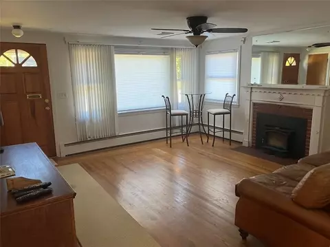 56 Partition St, Warwick, RI 02888 photo 3