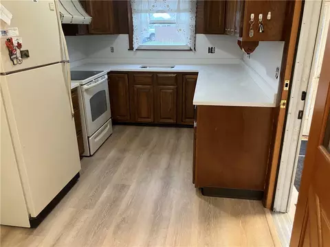 56 Partition St, Warwick, RI 02888 photo 4