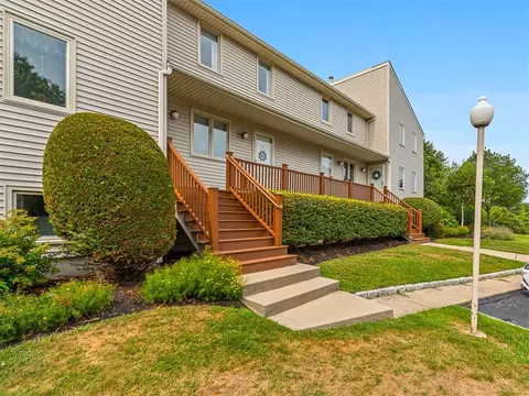 660 Point Judith Rd #D2, Narragansett, RI 02882