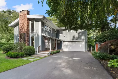 11 Half Mile Rd, Barrington, RI 02806